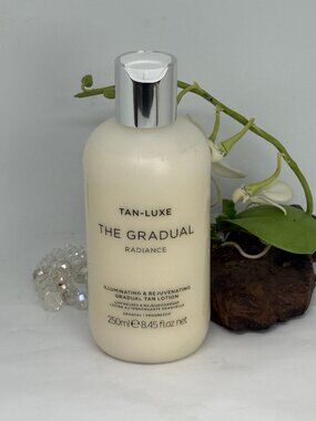 Tan-Luxe The Gradual Radiance Illuminating Gradual Tan Lotion - 8.45 oz - New